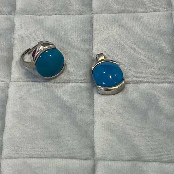 Silver and Blue Jewelry Set/ring & pendant - Picture 4 of 11